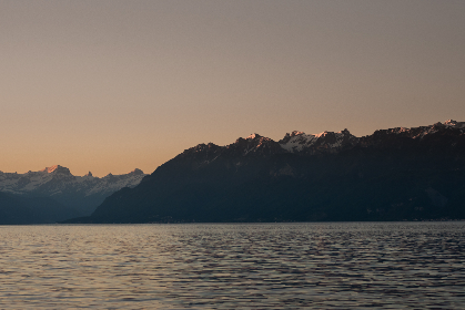 哈哩哈哩app官方:探索全新社交体验,畅享精彩内容分享! 哈哩哈哩app官方:探索全新社交体验,畅享精彩内容分享!